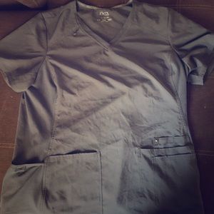 iFlex gray scrub top